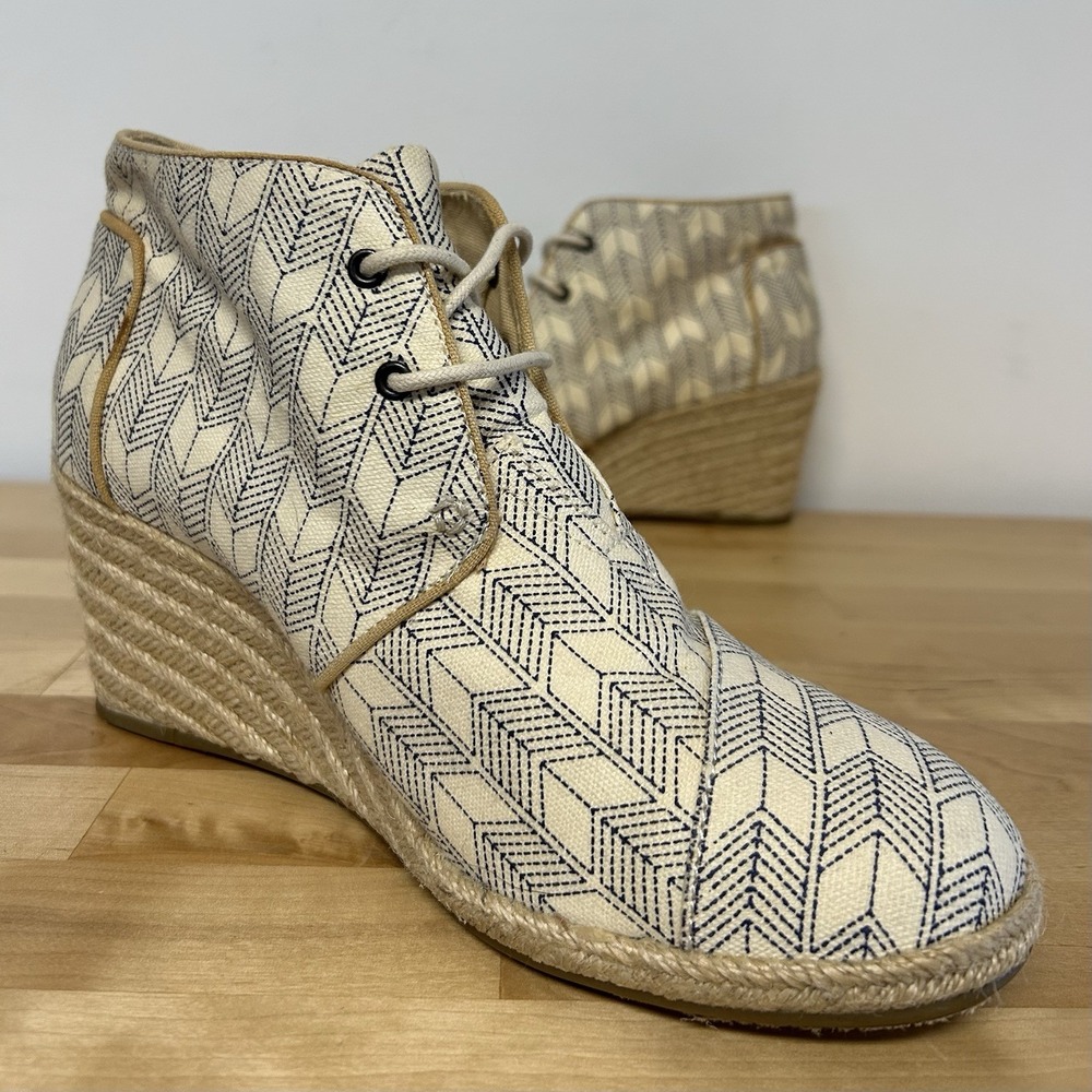 TOMS Desert Wedge Booties Womens 10 Sashiko Canvas Espadrille Chevron Ivory
